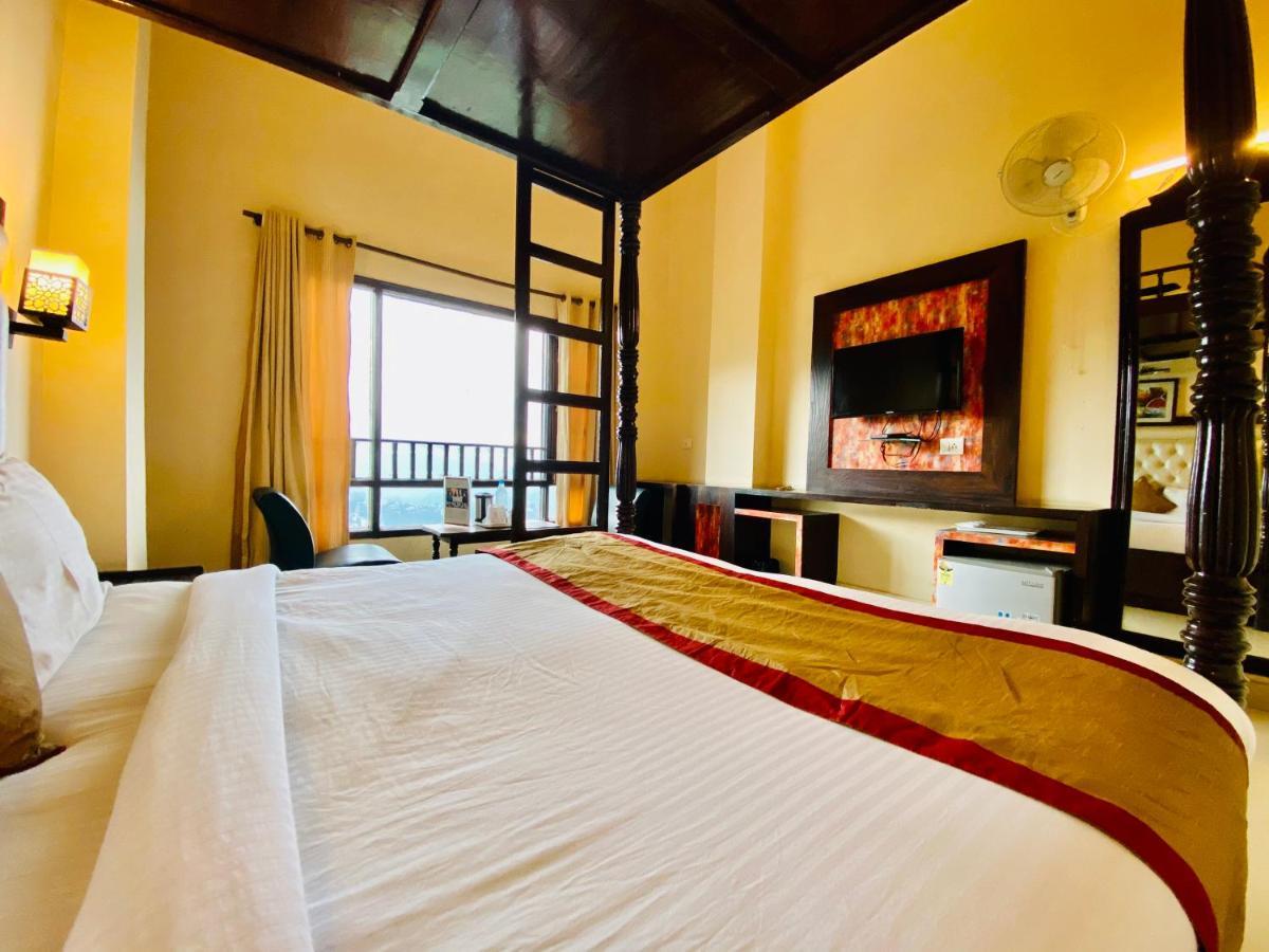 Hotel Aachman Regency Shimla Exteriör bild