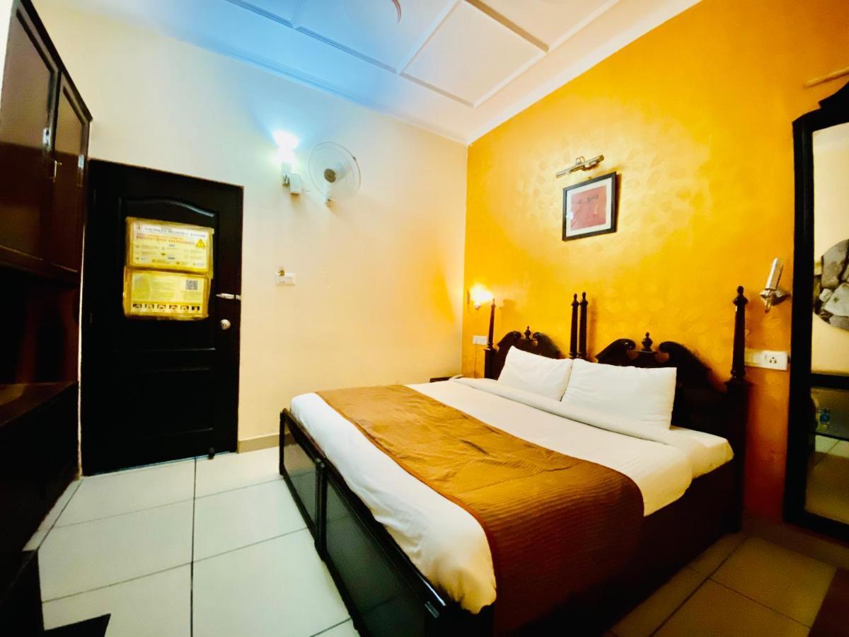 Hotel Aachman Regency Shimla Exteriör bild