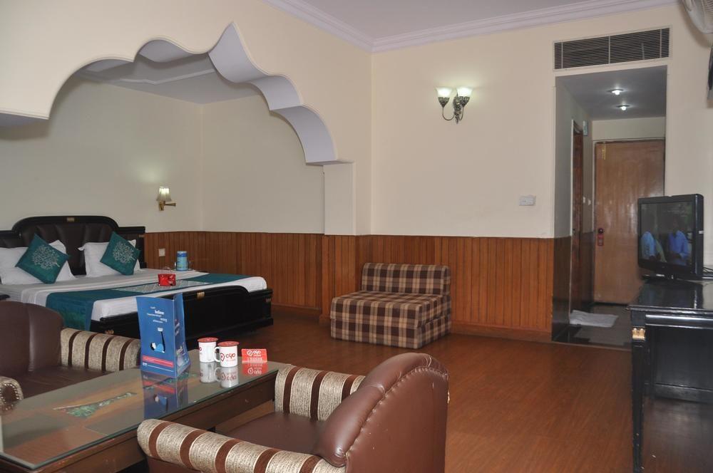 Hotel Aachman Regency Shimla Exteriör bild