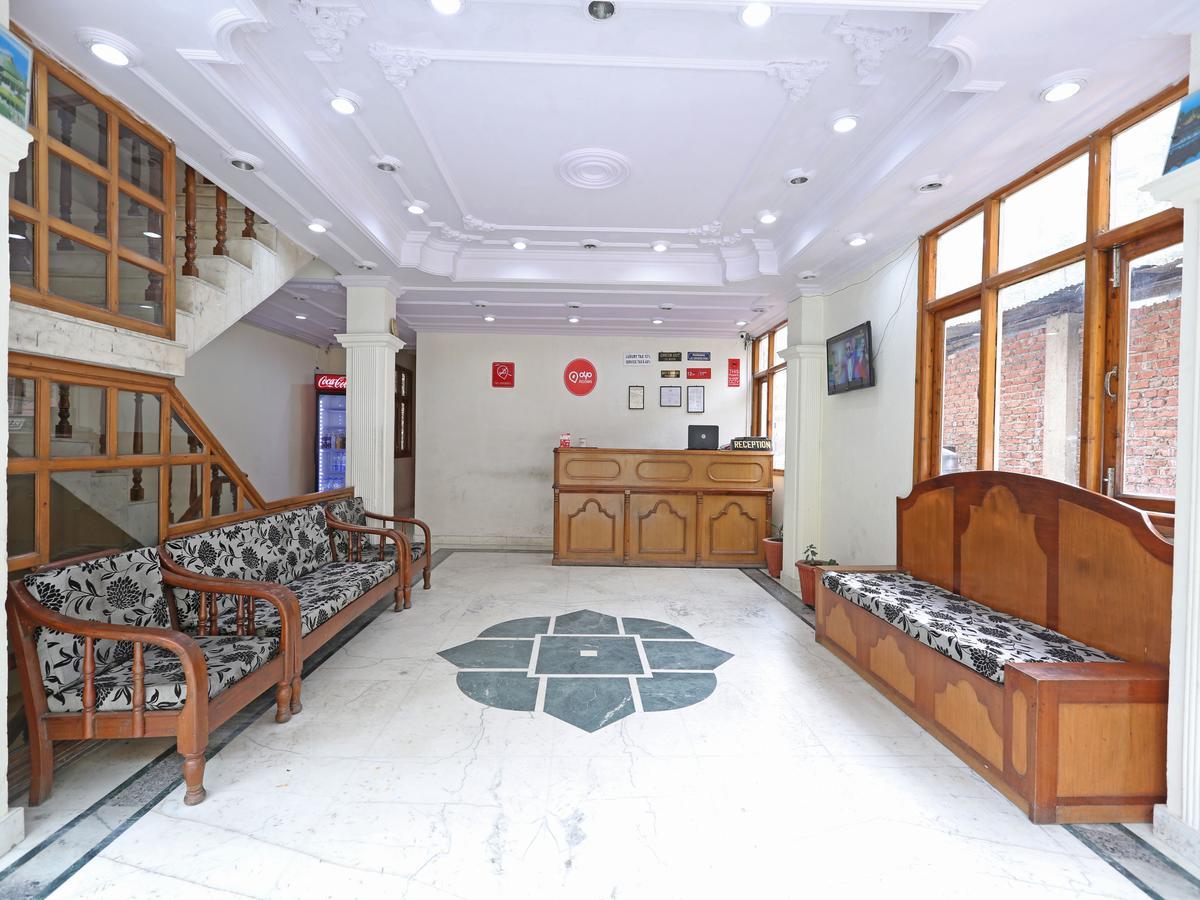 Hotel Aachman Regency Shimla Exteriör bild